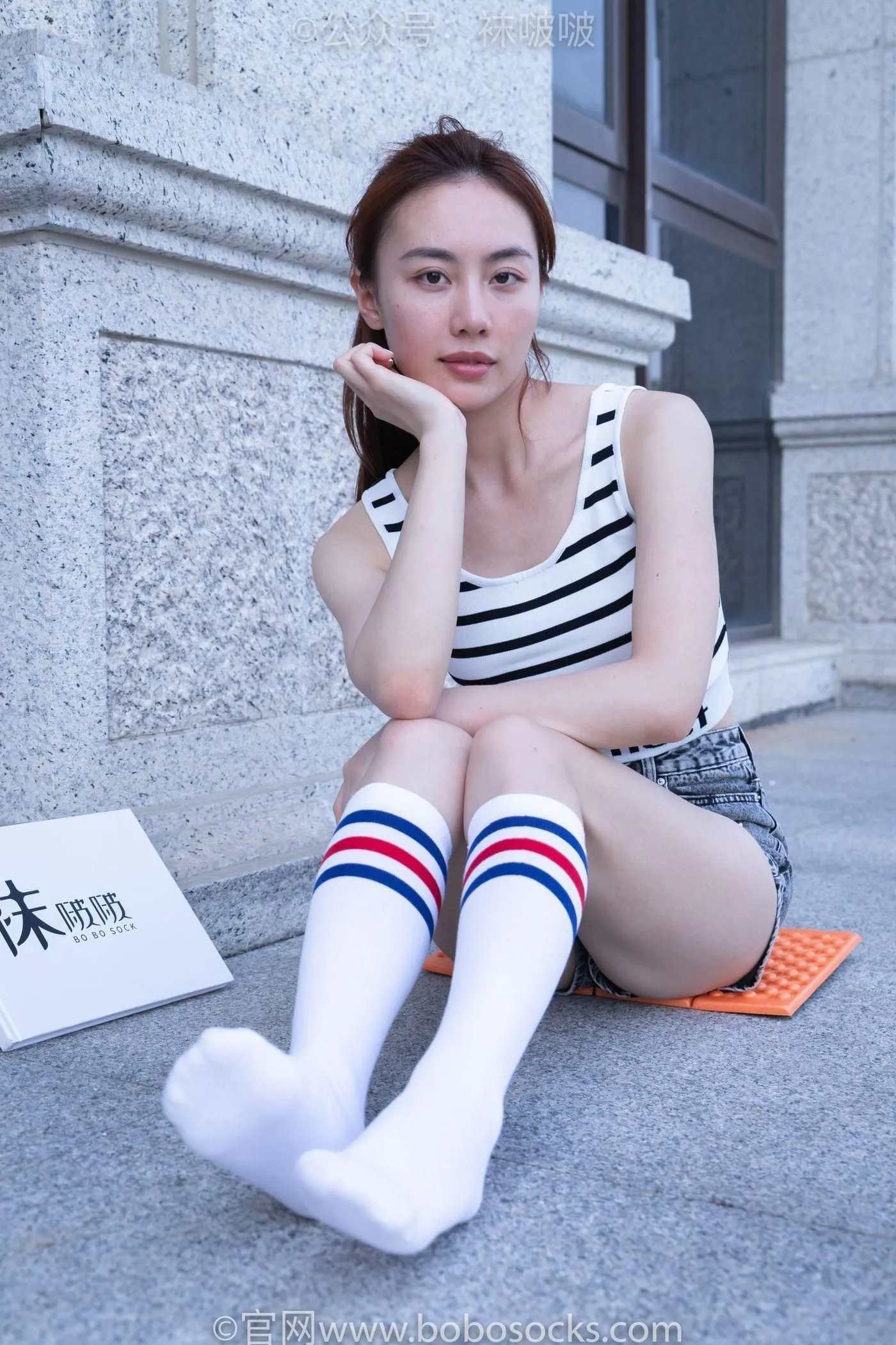 [BoBoSocks袜啵啵]NO.006 小米-运动鞋、白色小腿袜、裸足 [130P]插图